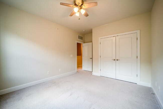 Building Photo - Modern Kincora Townhome-Style Condo | 3 Bedrooms | EV Charging | Backing to 165 Acres of Conserva...