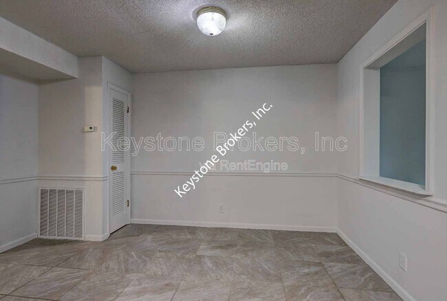 Building Photo - 164 Windermere Cir