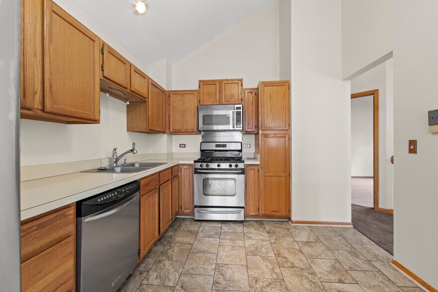 Building Photo - 992 Manchester Cir
