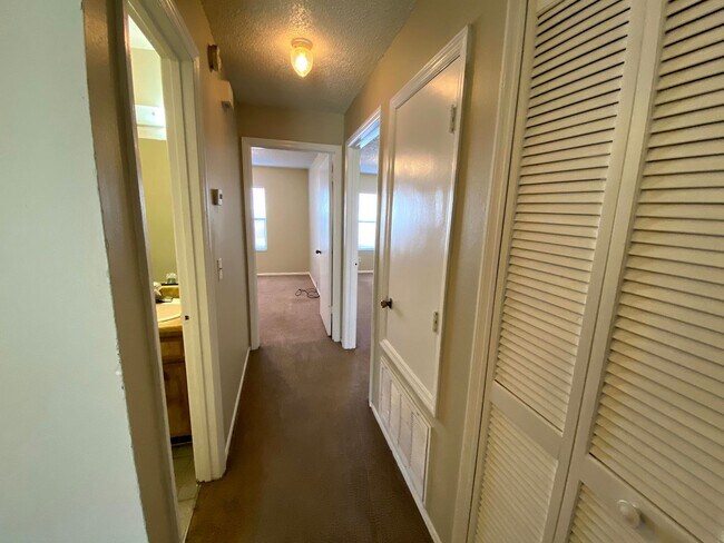 Building Photo - 4148 Pershing Pointe Pl