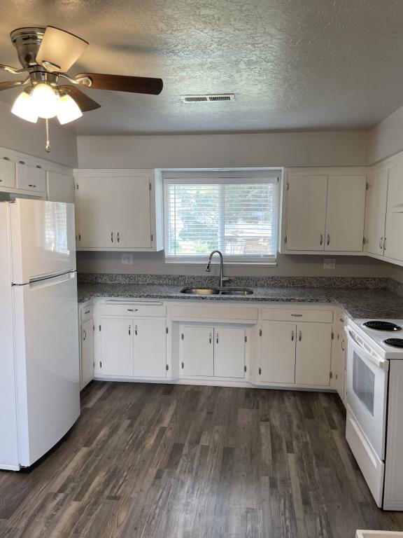 Building Photo - 153 S 200 W