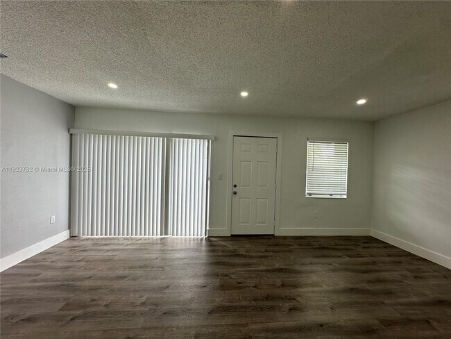Building Photo - 6032 SW 25th St