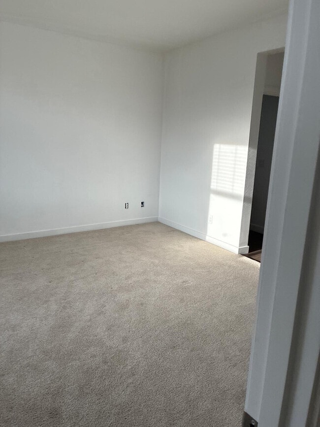 Building Photo - 5630 S Daisy Patch Pl