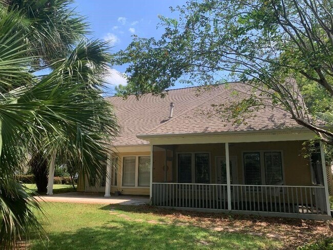 Building Photo - 30793 Pine Ct