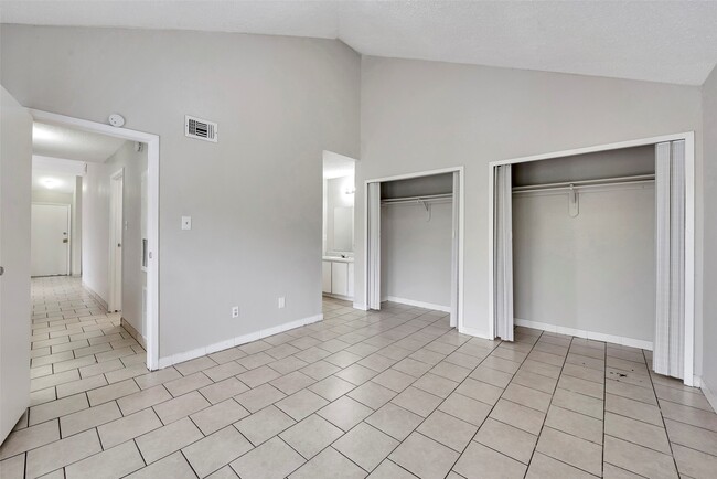 Building Photo - 6110 W Mt Houston Rd