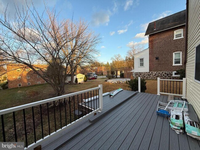 Building Photo - 410 N 5th Ave