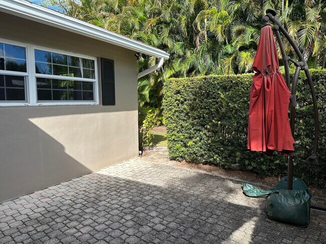 Building Photo - 917 SW 36th Terrace