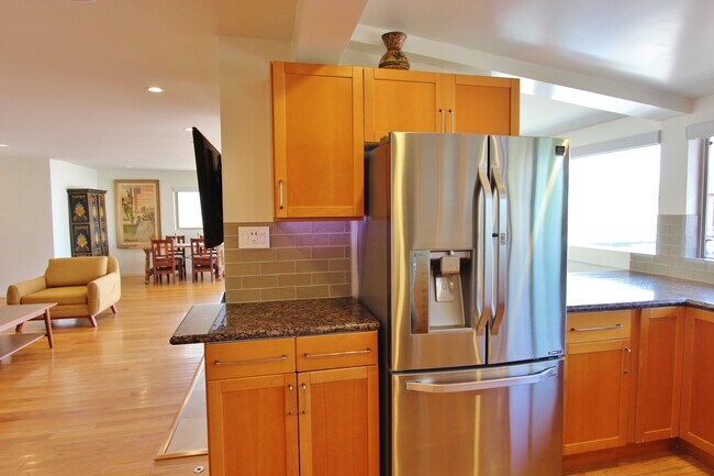 Building Photo - 7328 VISTA DEL MAR Ln