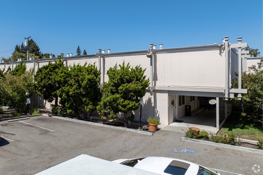 Primary Photo - Plaza Studios