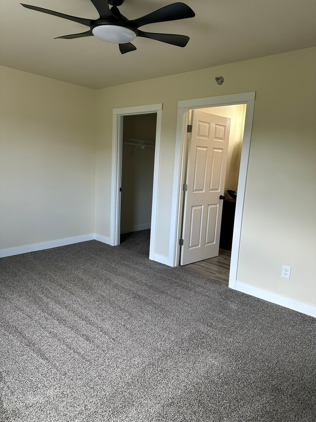 Building Photo - Valley View Estates C