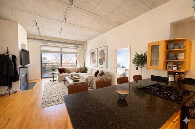 Building Photo - 1735 W Diversey Pkwy