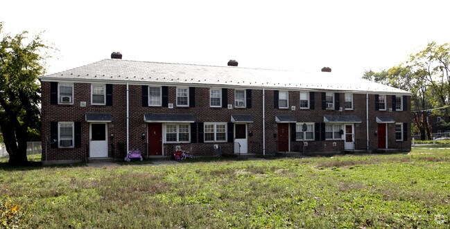 Primary Photo - 698-716 Joyce Kilmer Ave