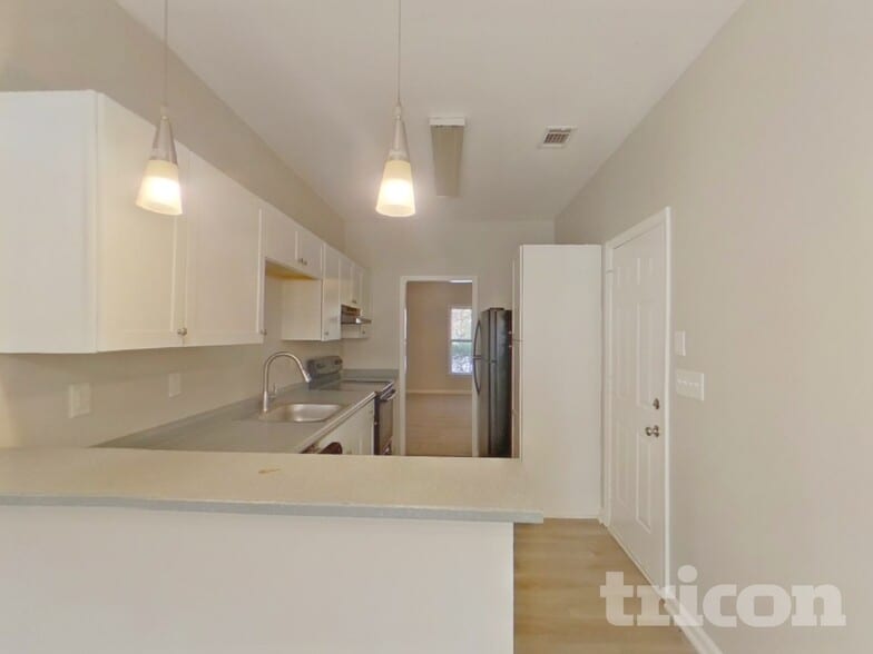 Building Photo - 2396 Grove Ct