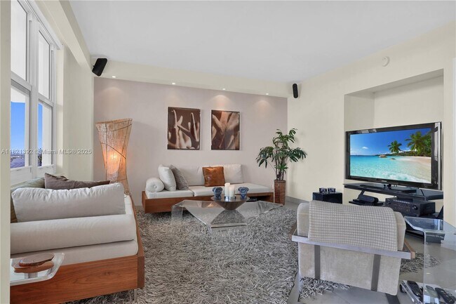 Building Photo - 5600 Collins Ave