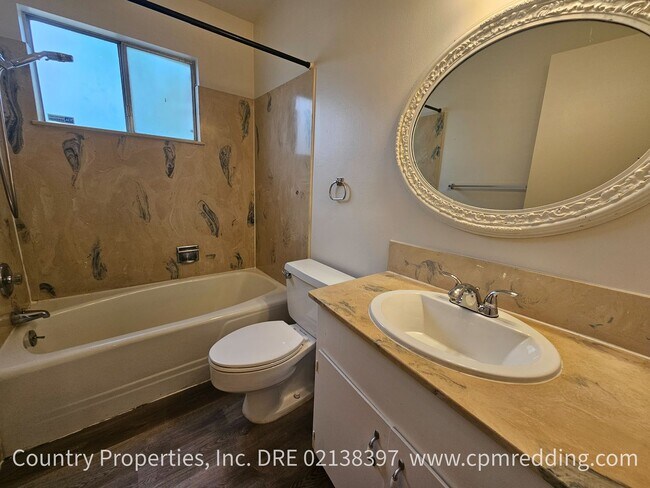 Building Photo - Spacious 3-Bedroom 2-Bathroom Home in Mary Lake Subdivision Available Now!