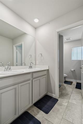 Building Photo - 216 Fieldstone Dr