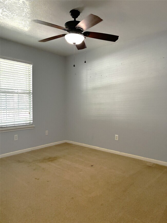 Building Photo - 22410 Barrell Springs Ln