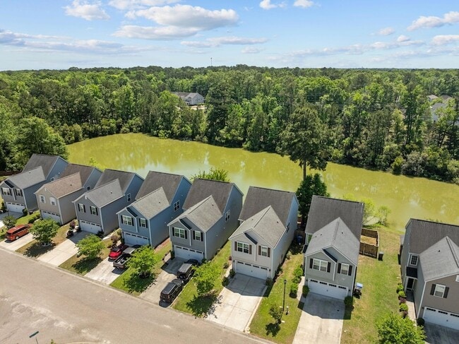 Building Photo - 8988 Cat Tail Pond Rd