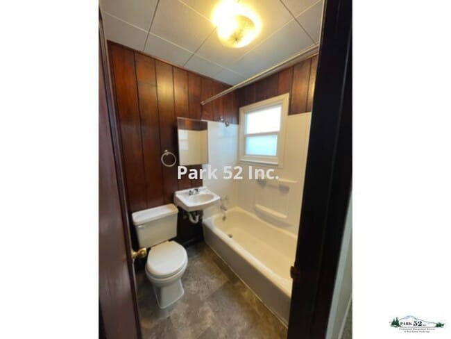 Building Photo - 766 96th St S