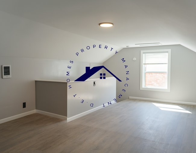 Building Photo - 10510 Lanark St