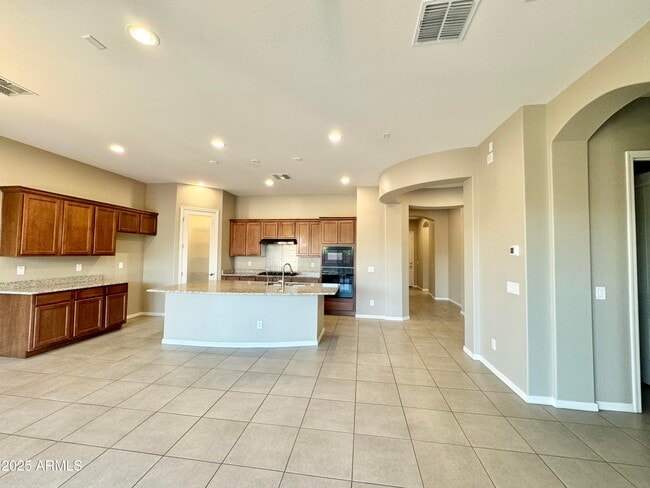 Building Photo - 2575 S Quaintance St