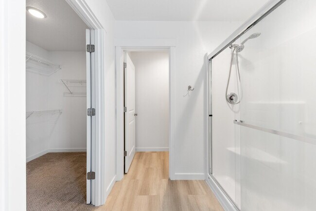 Building Photo - Large Recent Construction Home with Bonus Room!