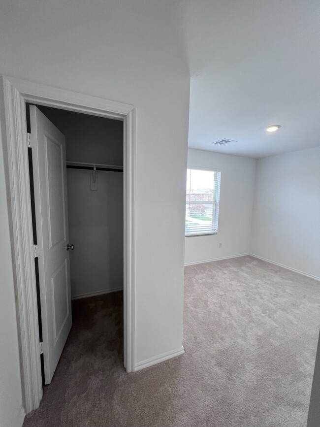 Building Photo - 2317 Wolford Ct