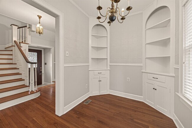 Building Photo - 7128 Staffordshire Blvd