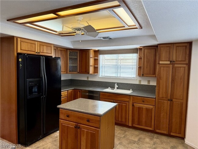 Building Photo - 1923 Magnolia Dr