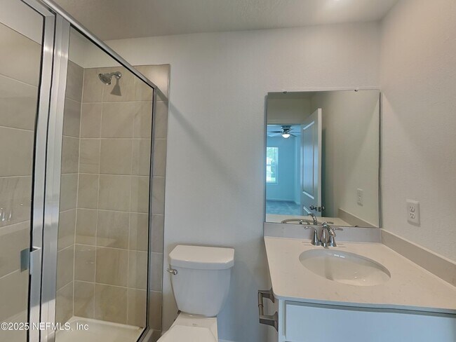 Building Photo - 622 Holly Lks Dr