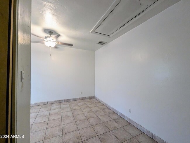 Building Photo - 1314 W Whitton Ave