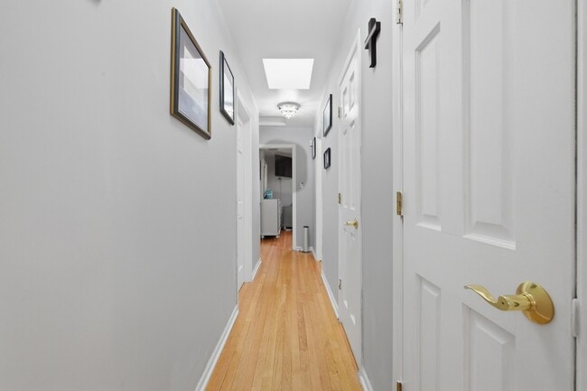 Building Photo - 9728 S Tripp Ave