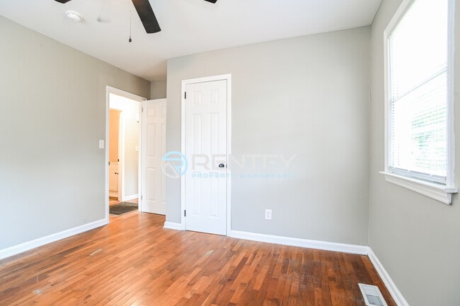 Building Photo - 2731 Bradford St