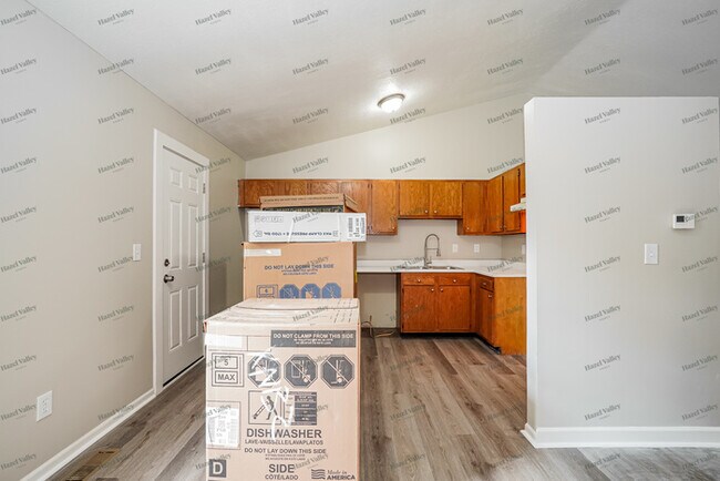 Building Photo - 2366 Royal Creek Ct