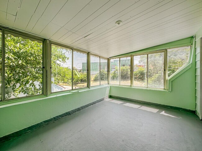 Building Photo - 2576 Duck Creek Rd