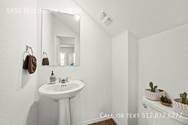 Building Photo - 5653 Bellissima Way