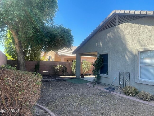 Building Photo - 15263 N 67th Dr