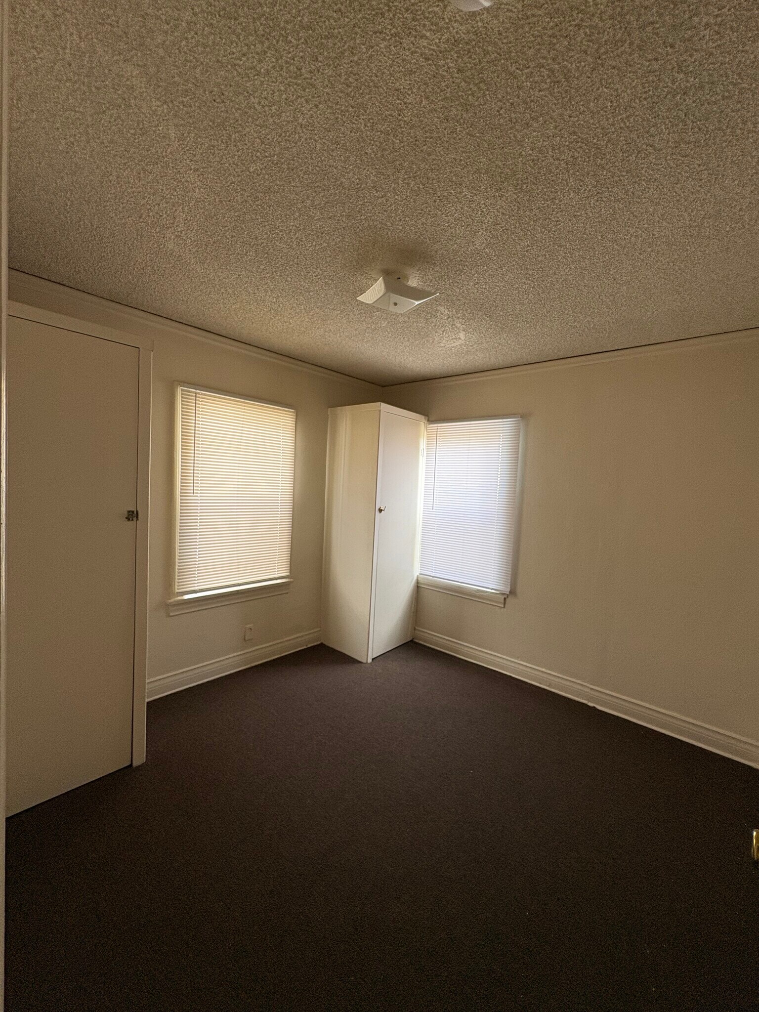 Building Photo - 2414 W 39th St