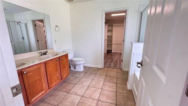 Building Photo - 9944 Chorlton Cir