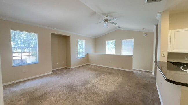 Building Photo - Palm Estates