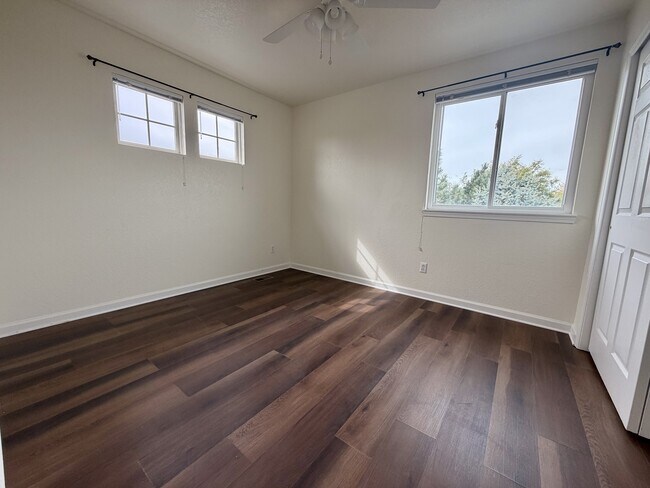 Building Photo - 653 Millet Cir