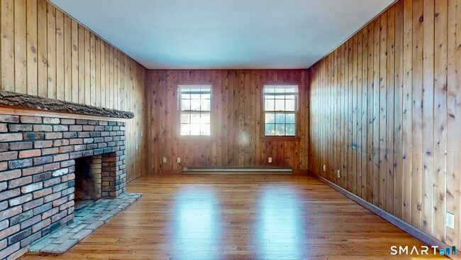 Building Photo - 107 Chestnut St