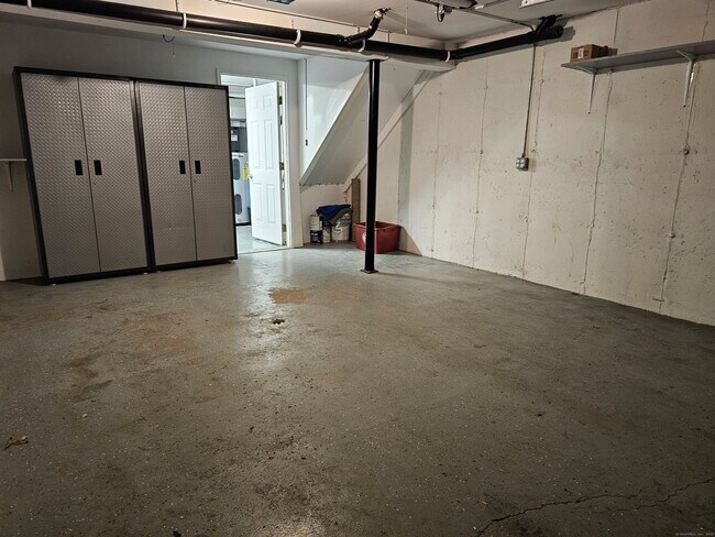 Building Photo - 94 Cynthia Ln