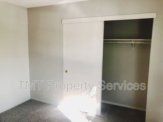 Building Photo - 169 Pierpoint Cir