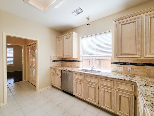 Building Photo - 4106 Creek Ridge Ln