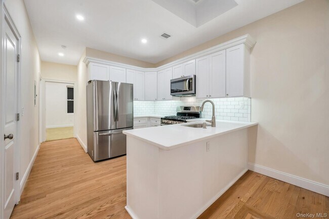 Building Photo - 41-06 25th Ave