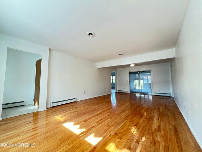 Building Photo - 9 Westport Dr