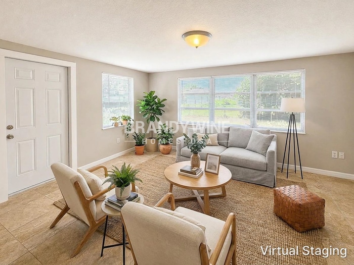 Building Photo - 7317 Oak Crest Dr