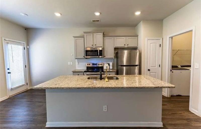 Building Photo - 1028 Mcconaughy Ct