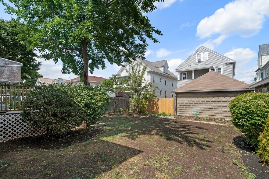 Primary Photo - 57 Yale St